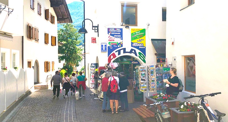 Geschäft in Kastelruth